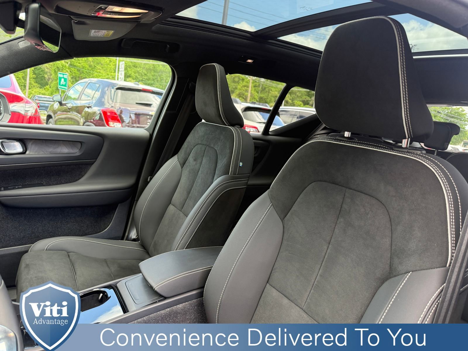 Used 2023 Volvo XC40 Recharge Ultimate w/ Protection Package Premier AWD/4WD image 18