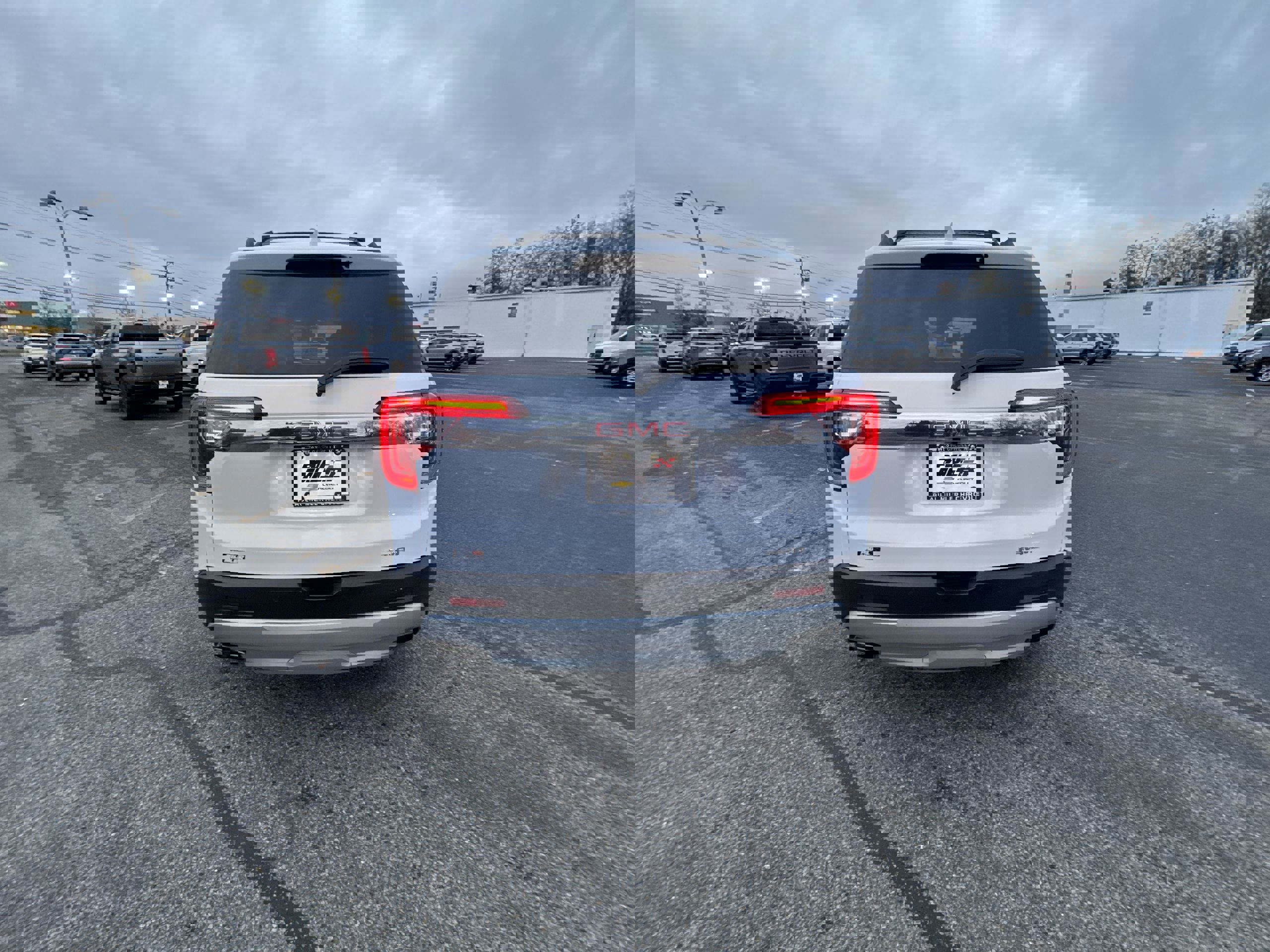 Used 2023 GMC Acadia SLE w/ Driver Convenience Package image 33