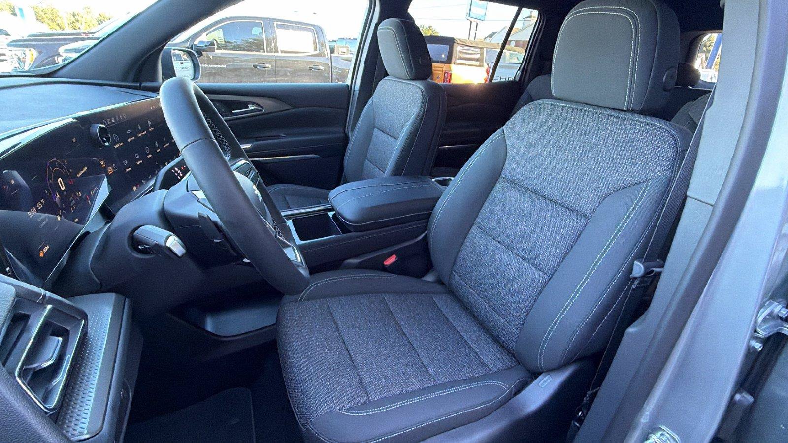 New 2027 Chevrolet Traverse LT FWD image 16