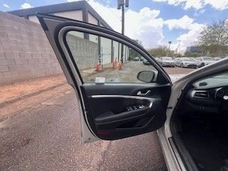 Used 2025 Genesis G70 2.5T image 14
