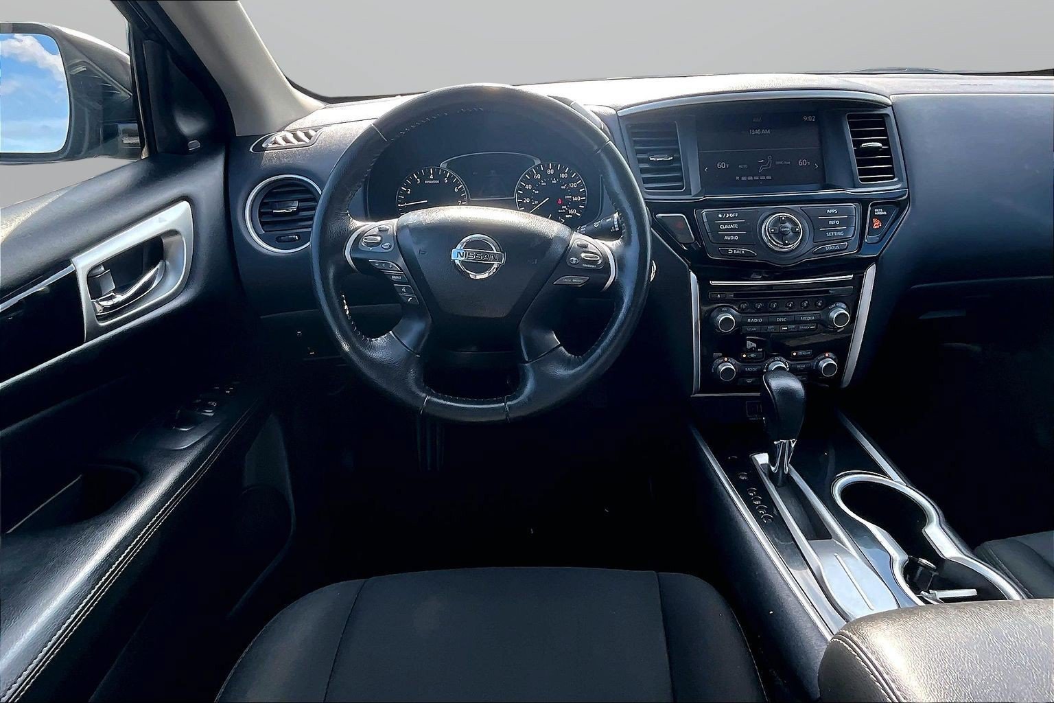 Used 2020 Nissan Pathfinder SV FWD image 5