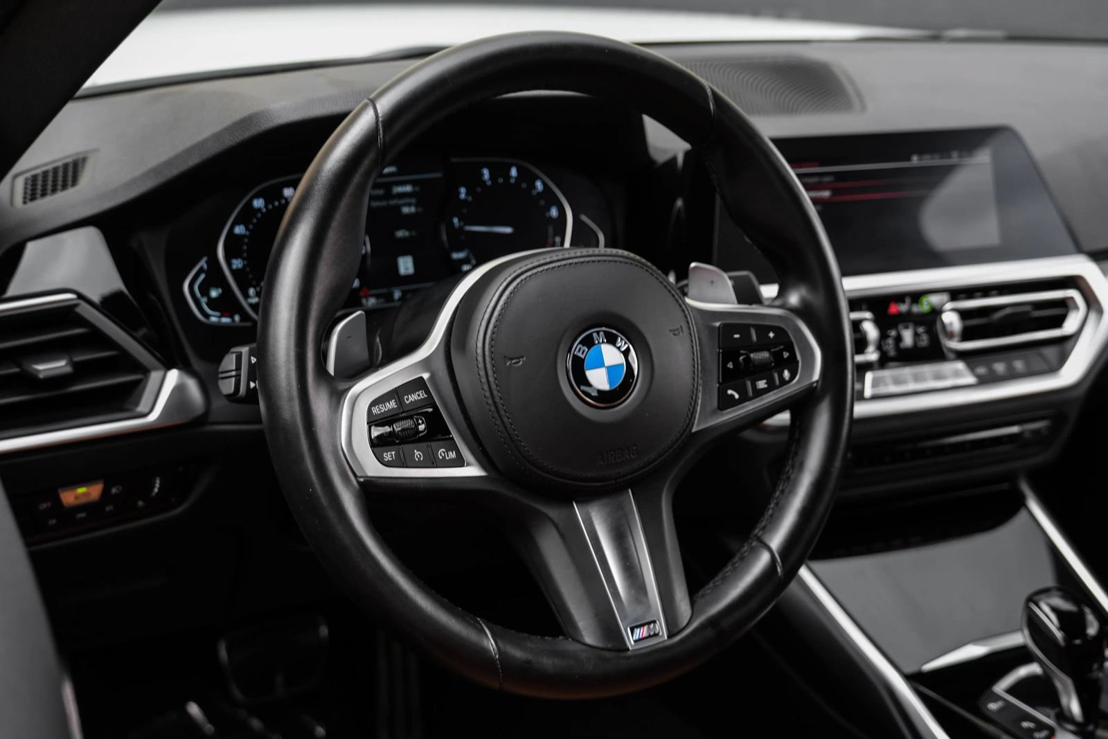 Used 2022 BMW 230i Coupe w/ M Sport Package RWD image 15