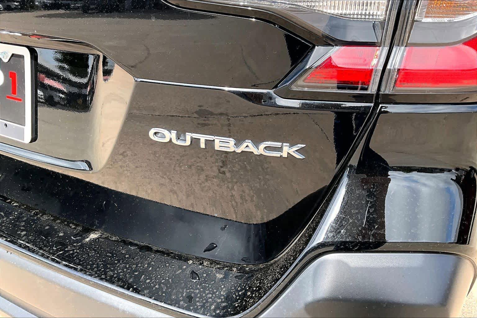 Used 2024 Subaru Outback Premium AWD/4WD image 9