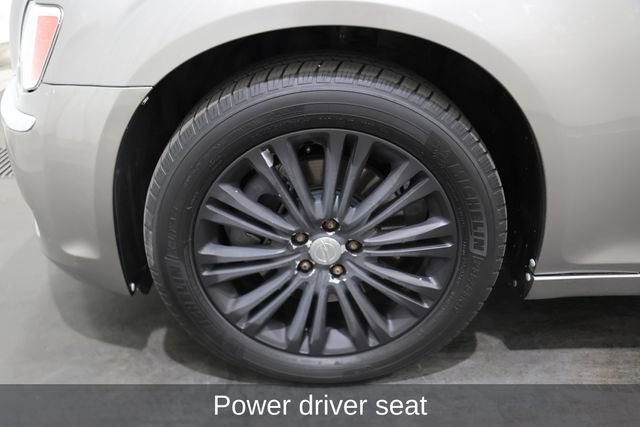 Used 2014 Chrysler 300 C AWD/4WD image 7