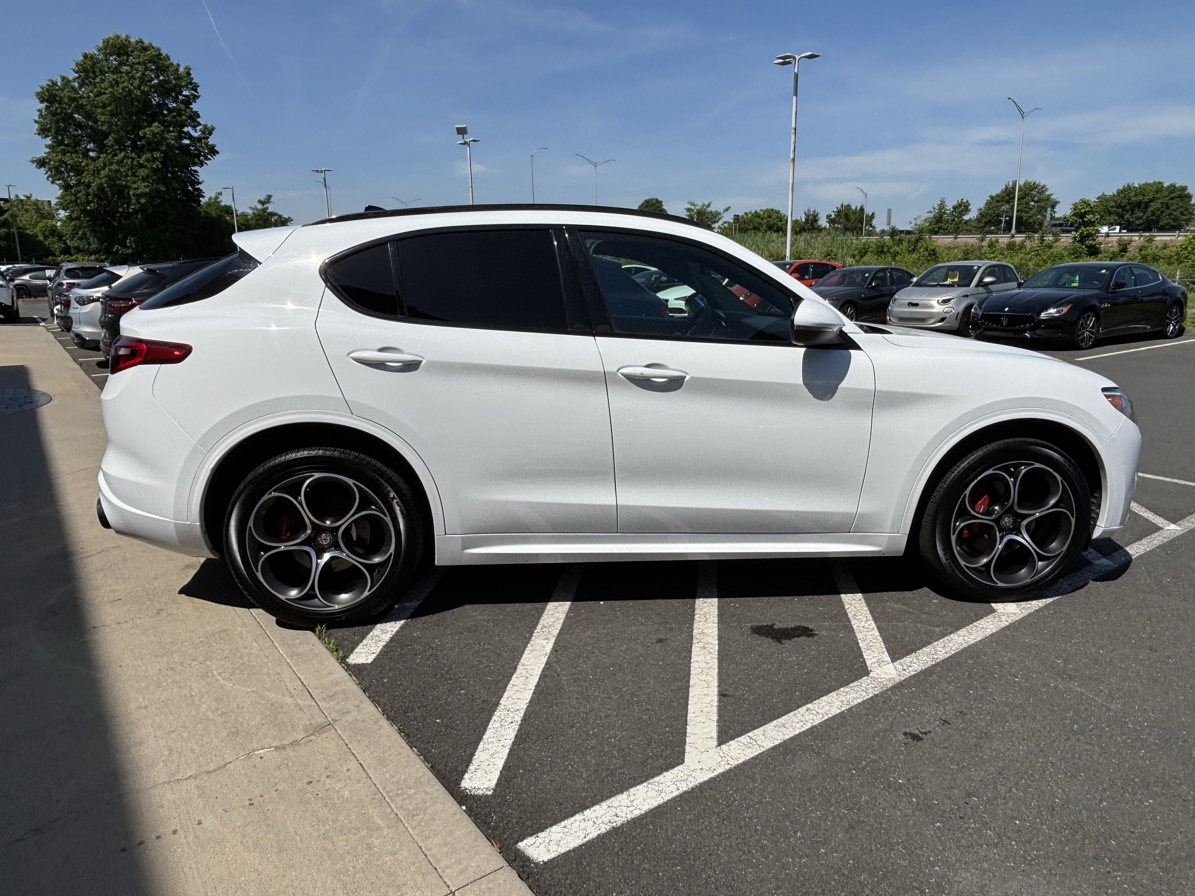 Used 2021 Alfa Romeo Stelvio Ti Sport AWD/4WD image 9