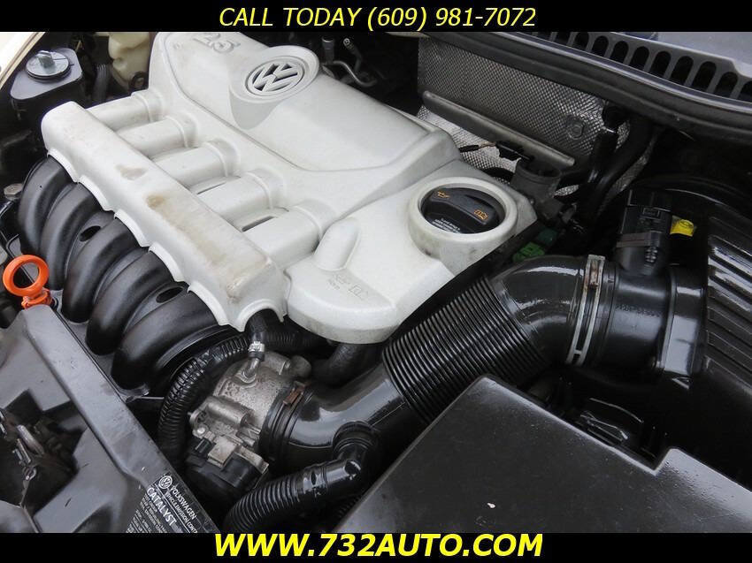 Used 2008 Volkswagen Beetle SE FWD image 27