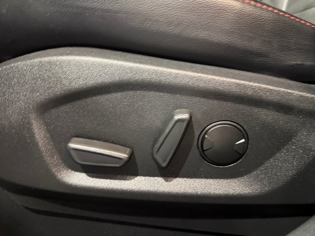 Used 2024 Ford Edge ST-Line AWD/4WD image 29
