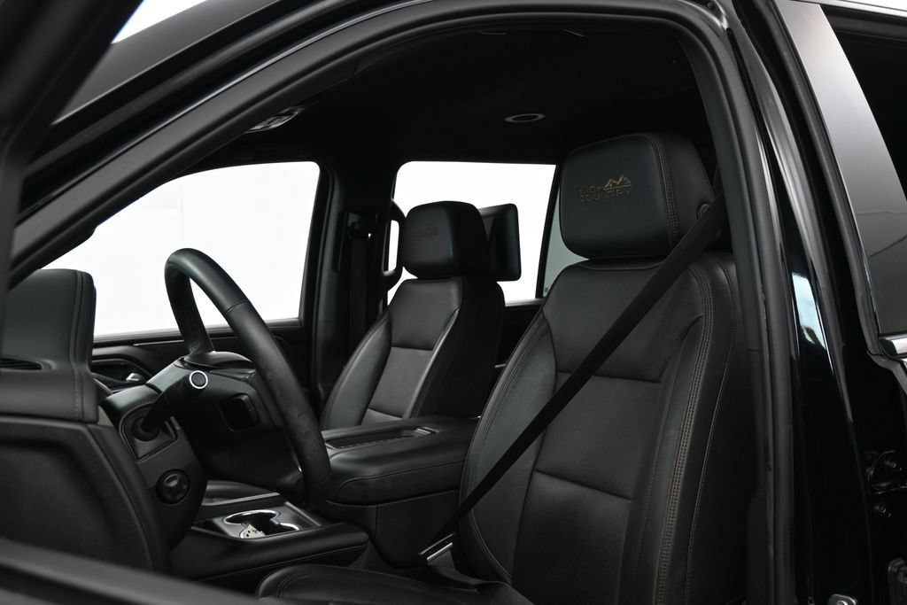 Used 2023 Chevrolet Tahoe High Country RWD image 10