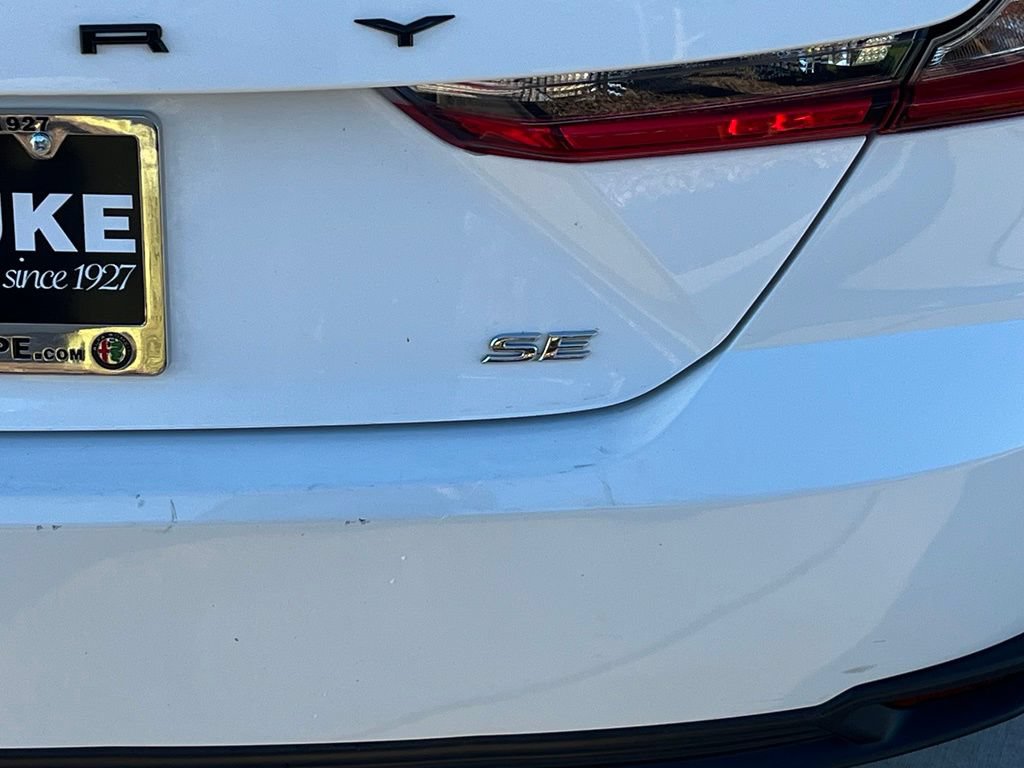 Used 2025 Toyota Camry SE FWD image 6