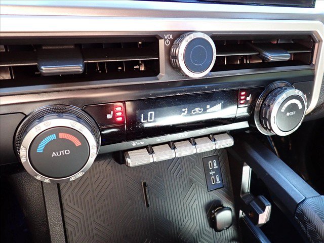 Used 2025 Toyota Tacoma TRD Off-Road AWD/4WD image 18