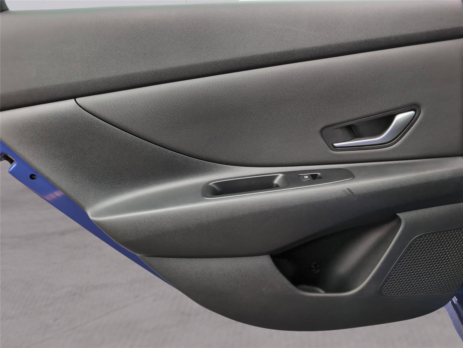 Used 2021 Hyundai Elantra SEL w/ Convenience + Premium Package image 34