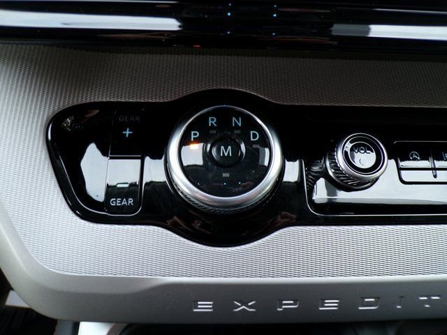 New 2025 Ford Expedition Active AWD/4WD image 30