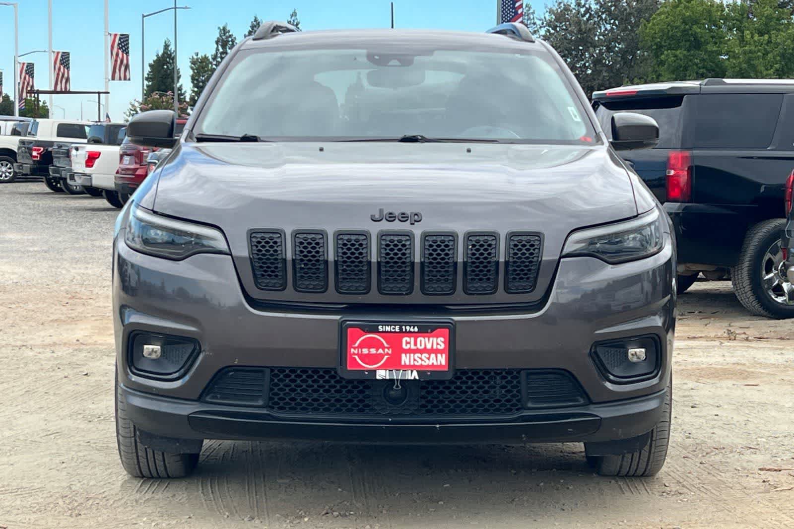 Used 2021 Jeep Cherokee Latitude Plus AWD/4WD image 11