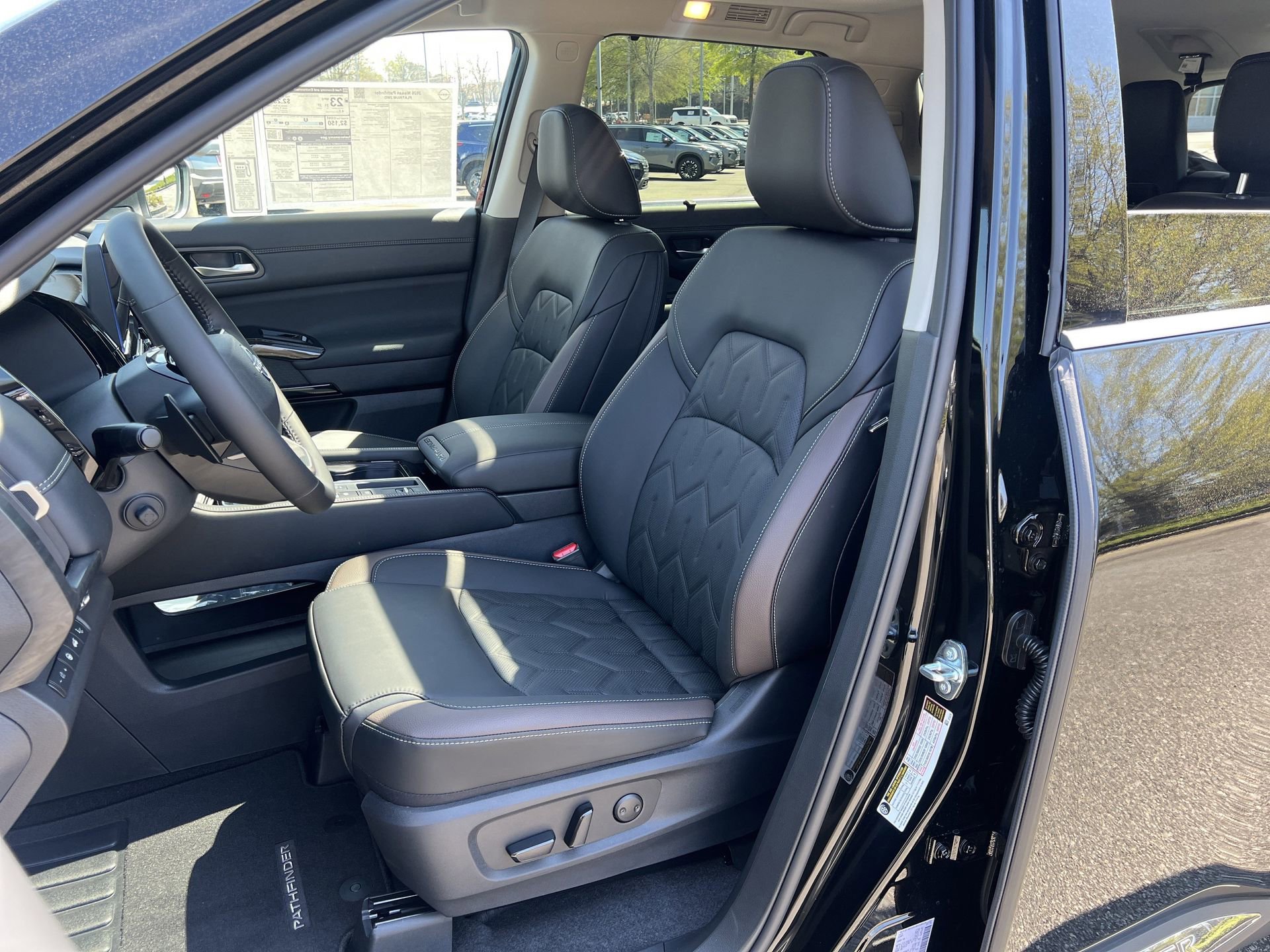New 2026 Nissan Pathfinder Platinum image 19