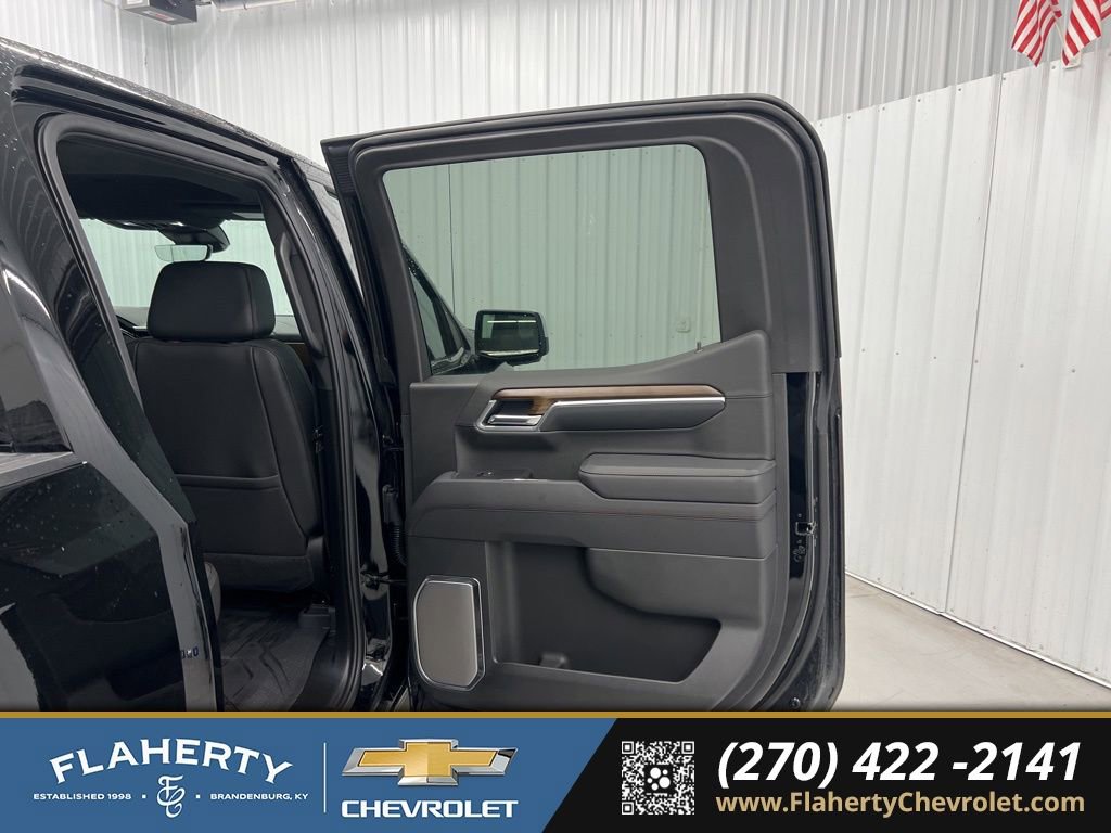 Used 2025 Chevrolet Silverado 1500 High Country image 12