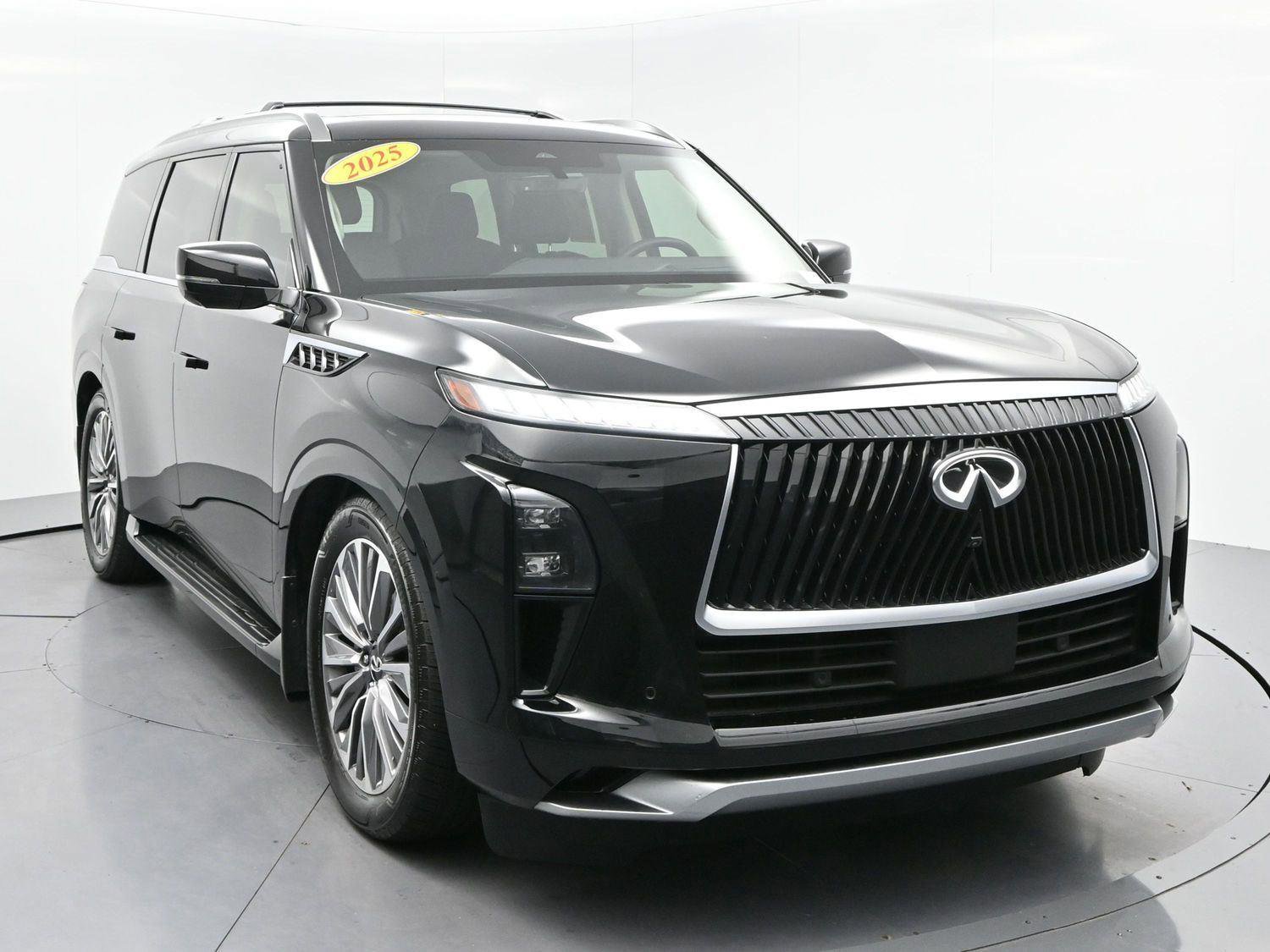 Used 2025 INFINITI QX80 Luxe w/ Exterior Package AWD/4WD image 2