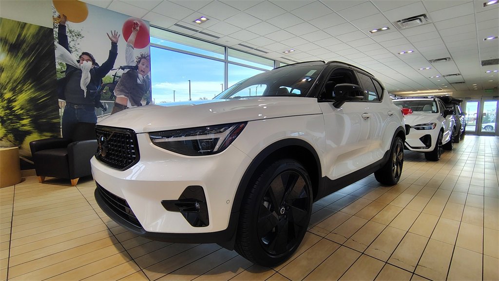 New 2026 Volvo XC40 B5 Ultra w/ Protection Package Premier image 6