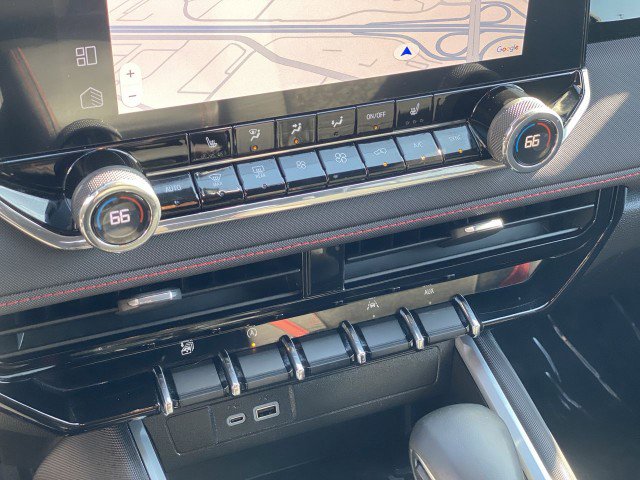 Used 2024 Chevrolet Colorado Z71 w/ Z71 Convenience Package 2 image 18