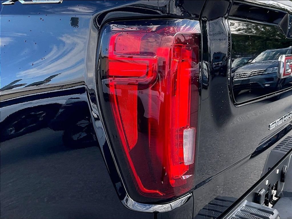 Used 2023 GMC Sierra 1500 SLT w/ SLT Premium Package AWD/4WD image 34