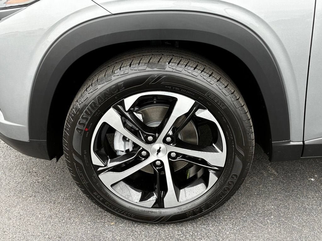 New 2026 Chevrolet Trax RS FWD image 32