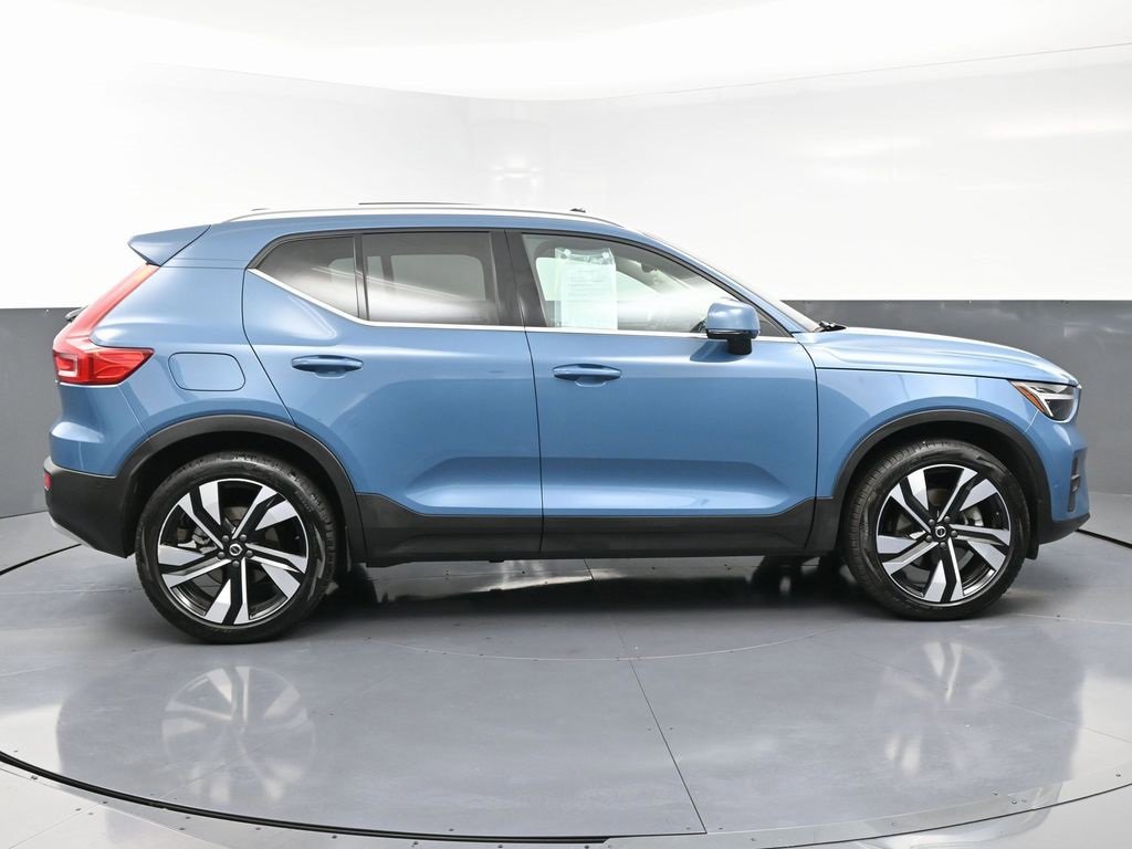 Used 2024 Volvo XC40 B5 Ultimate w/ Protection Package image 8