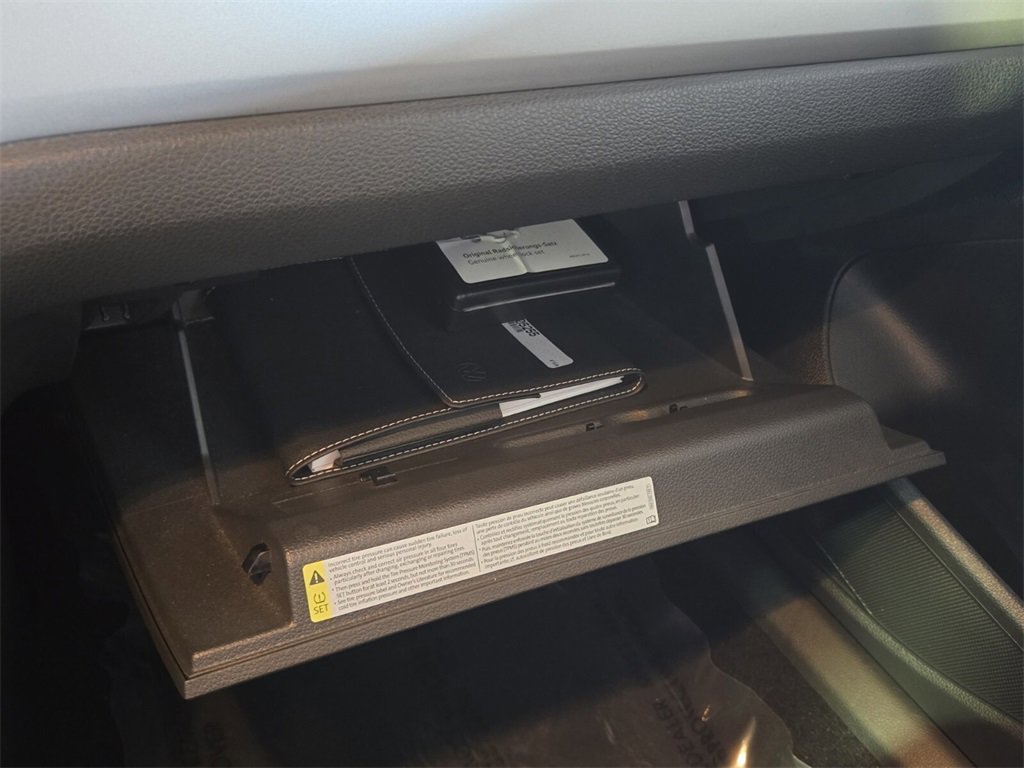 Used 2022 Volkswagen Passat 2.0T SE image 22