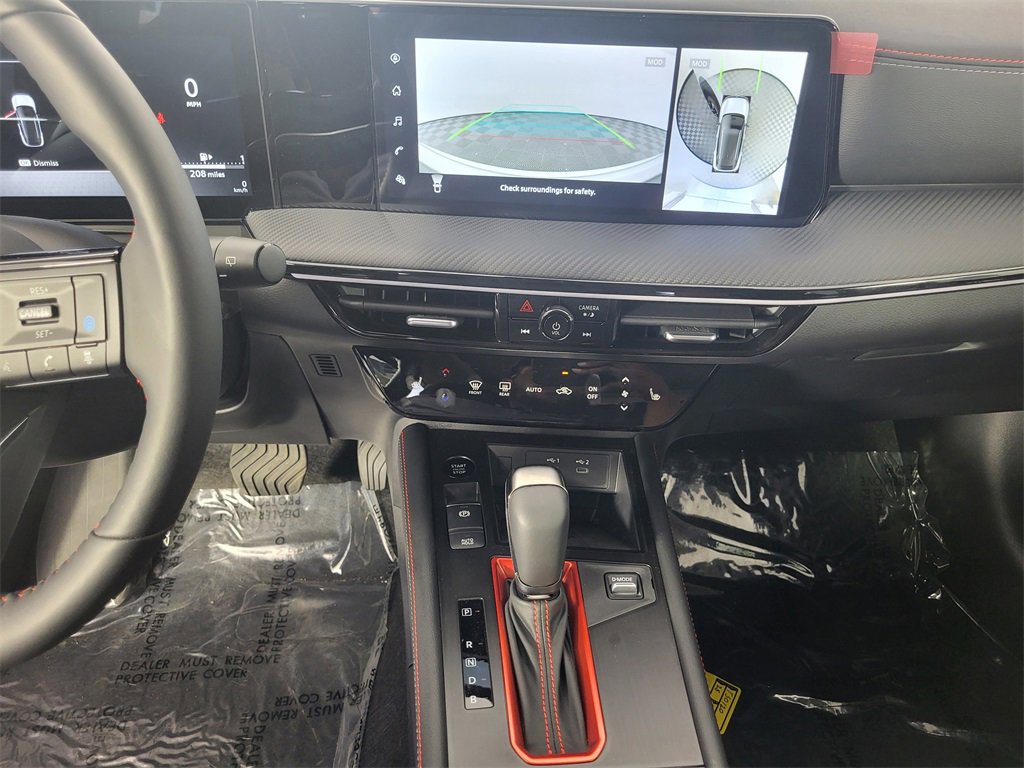 New 2025 Nissan Kicks SR w/ SR Premium Package image 17