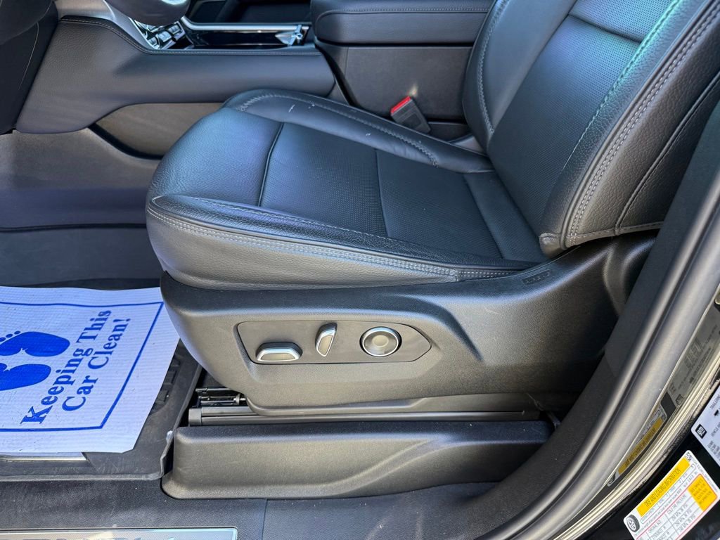 Used 2024 GMC Yukon XL Denali w/ Advanced Technology Package image 14