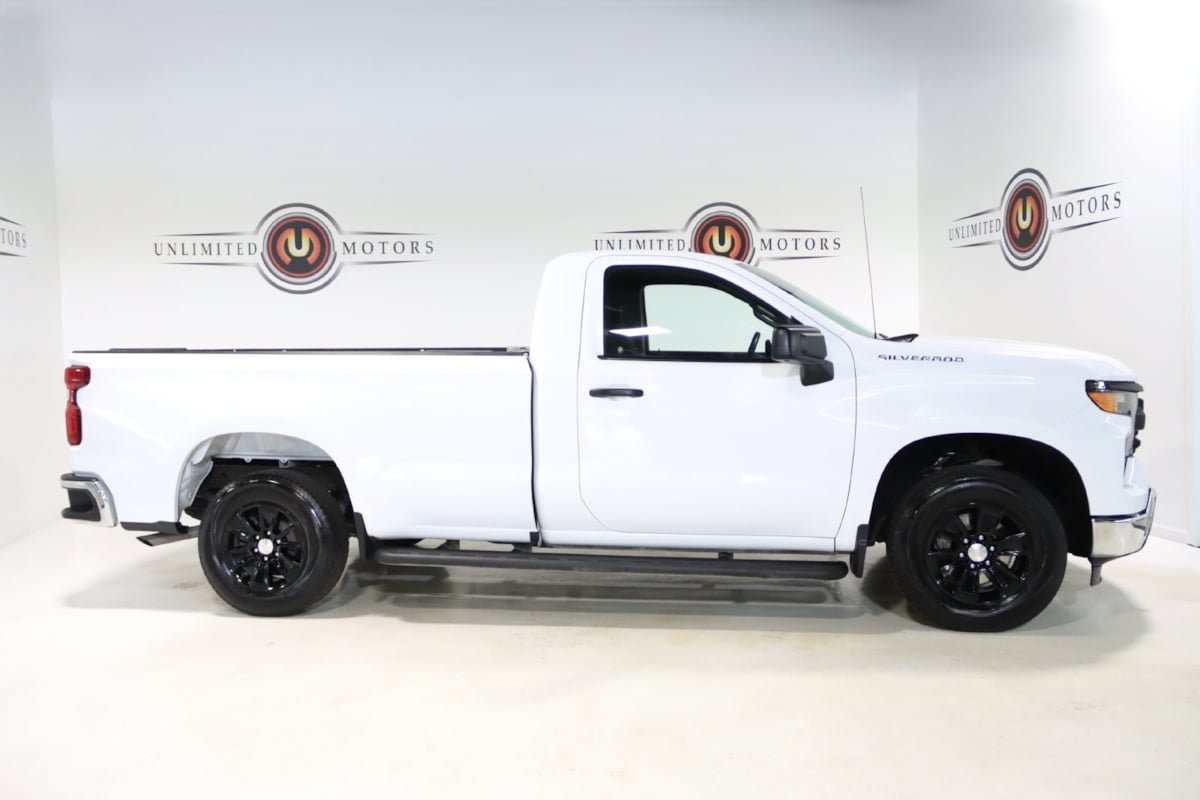 Used 2025 Chevrolet Silverado 1500 W/T RWD image 5
