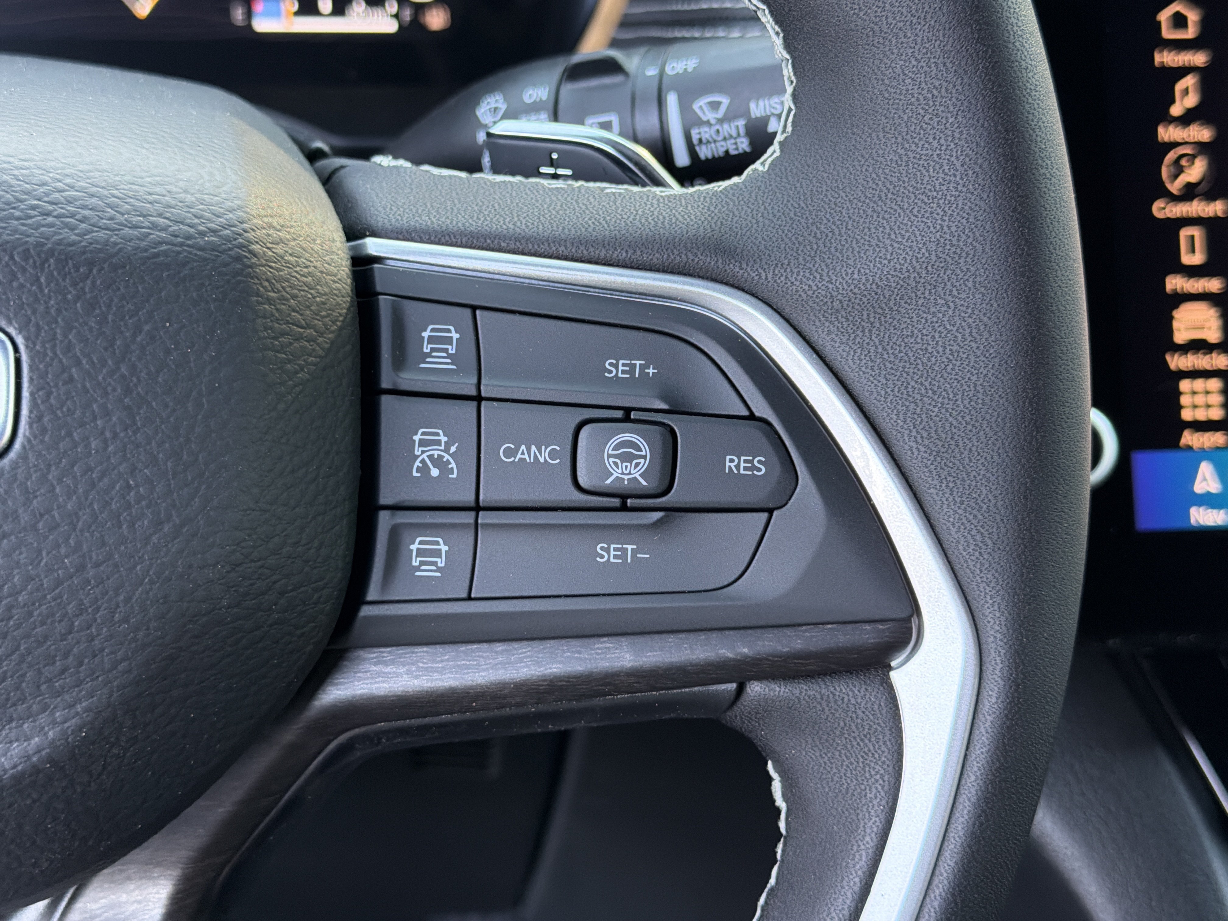 New 2026 Jeep Grand Cherokee L Limited w/ Limited Altitude Package AWD/4WD image 26