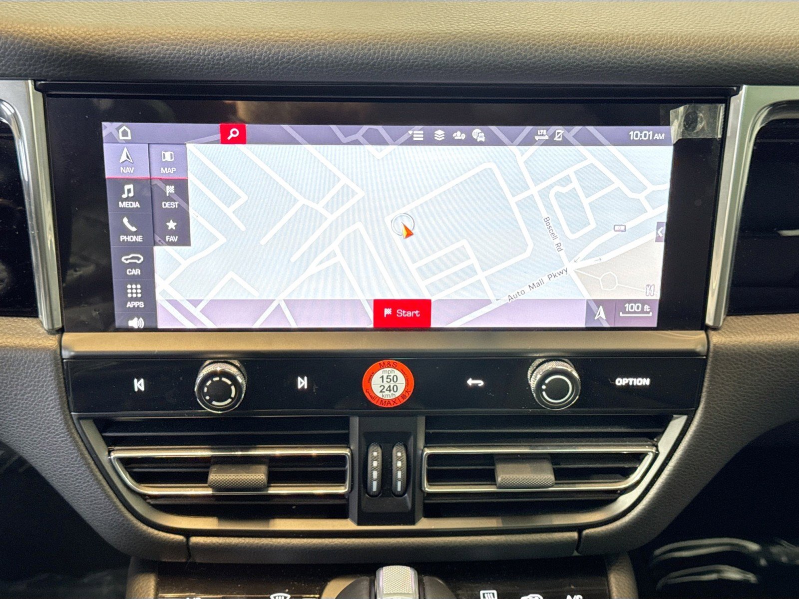 Used 2025 Porsche Macan w/ Premium Package Plus image 15