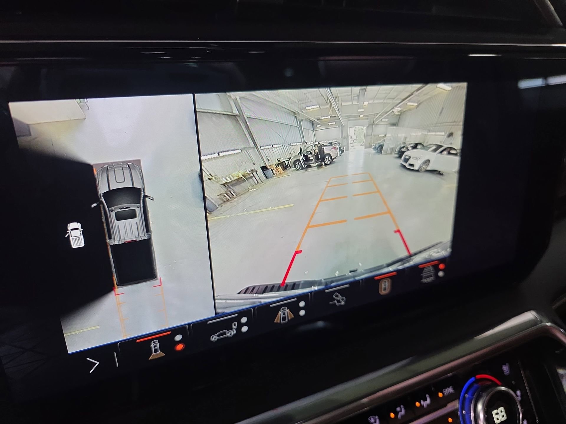 Used 2025 GMC Sierra 2500 Denali Ultimate w/ Max Trailering Package AWD/4WD image 23