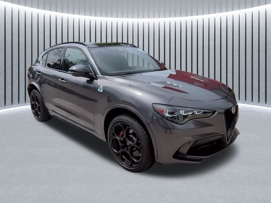 Used 2024 Alfa Romeo Stelvio Quadrifoglio AWD/4WD image 18