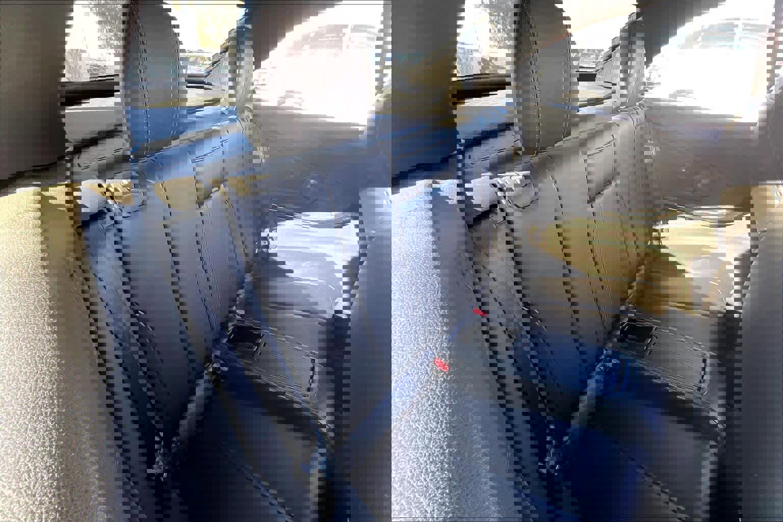 Used 2017 BMW M4 Convertible image 29