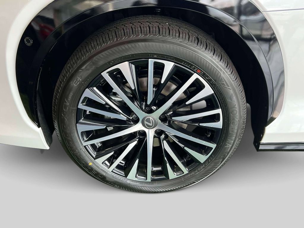 New 2026 Lexus RZ 450e AWD image 4