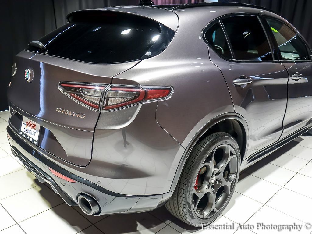 Used 2024 Alfa Romeo Stelvio Veloce AWD/4WD image 11