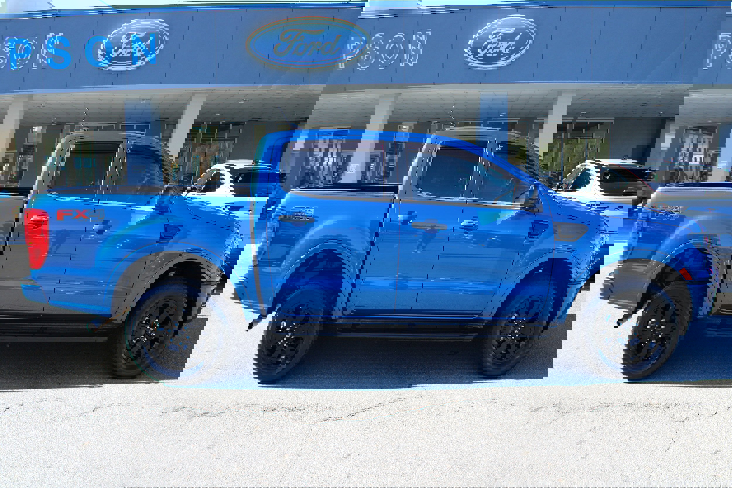 Used 2019 Ford Ranger XLT w/ Equipment Group 302A Luxury image 2