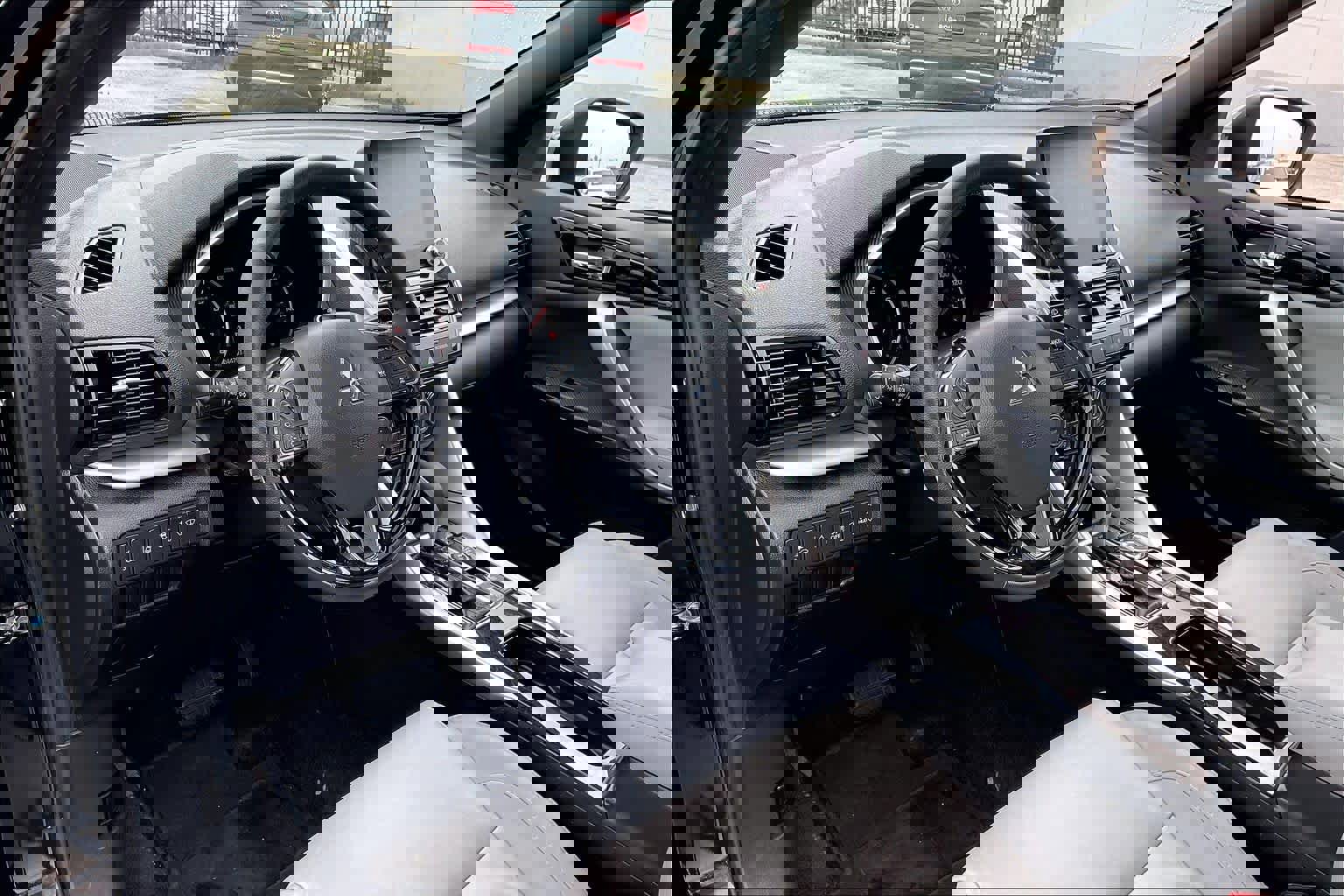 Used 2023 Mitsubishi Eclipse Cross SEL image 16