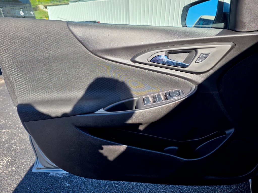 Used 2025 Chevrolet Malibu LT FWD image 12