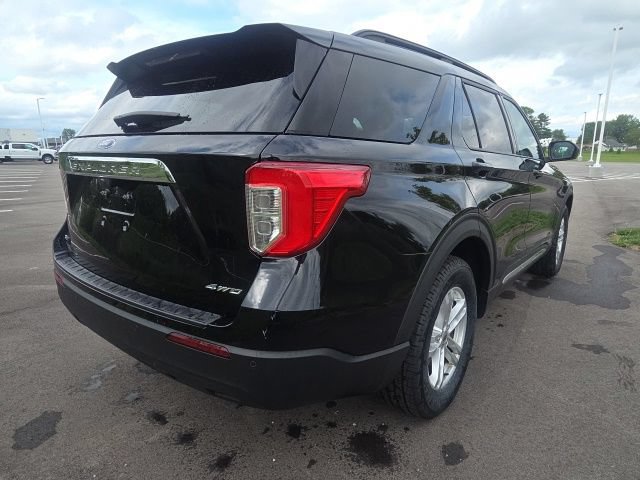 Used 2024 Ford Explorer XLT AWD/4WD image 9