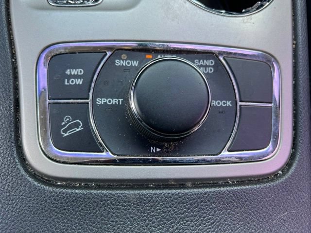 Used 2012 Jeep Grand Cherokee Limited w/ Trailer Tow Group IV AWD/4WD image 21