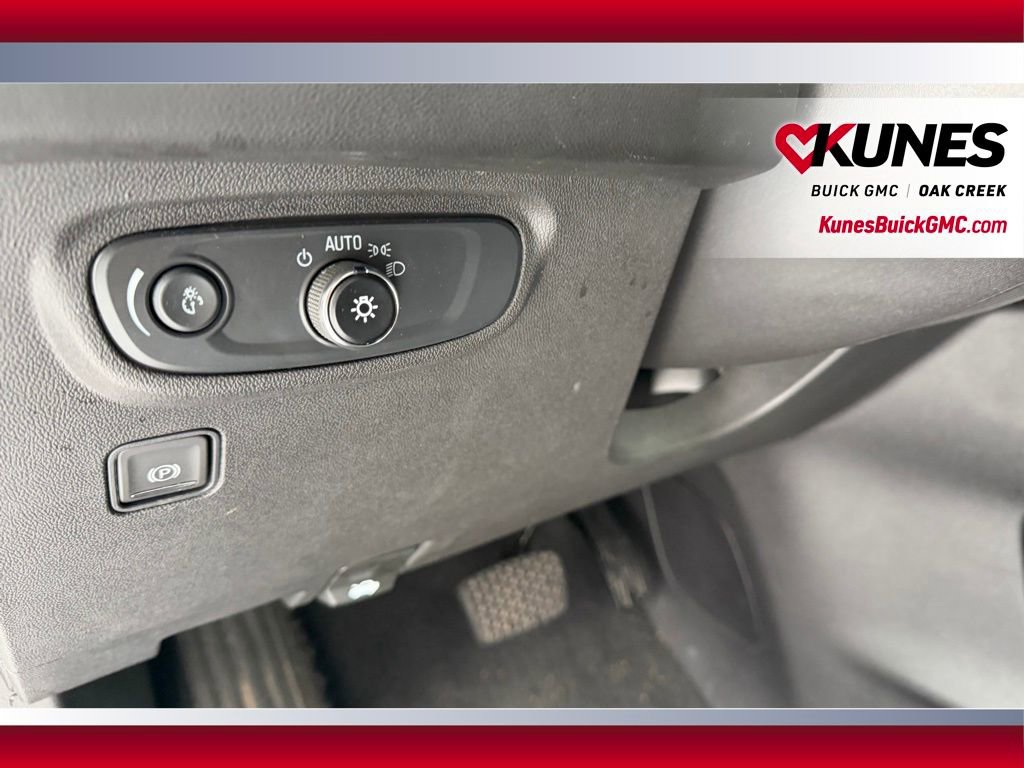 Used 2024 GMC Terrain SLE image 12