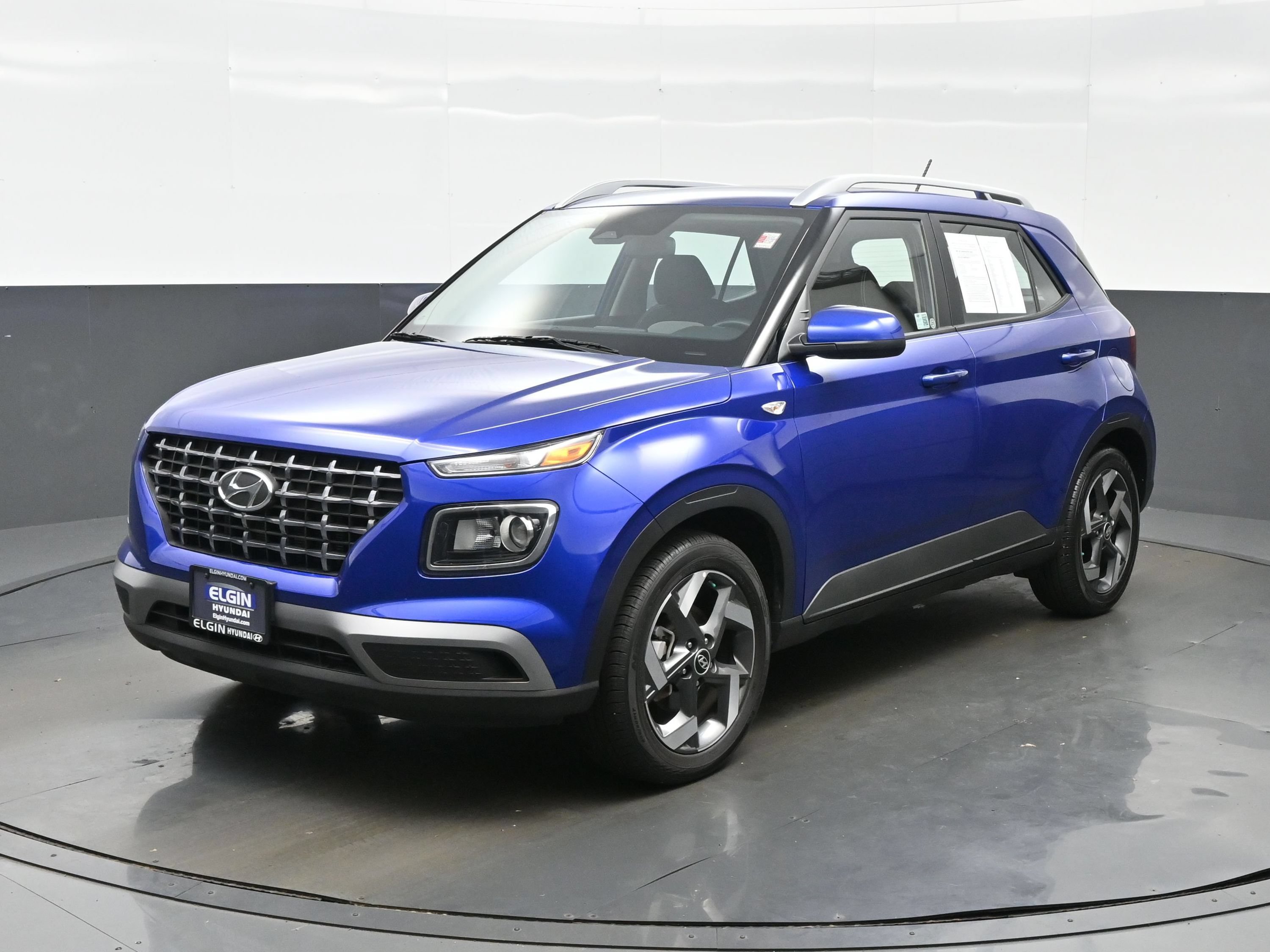 Certified 2026 Hyundai Venue SEL FWD image 2