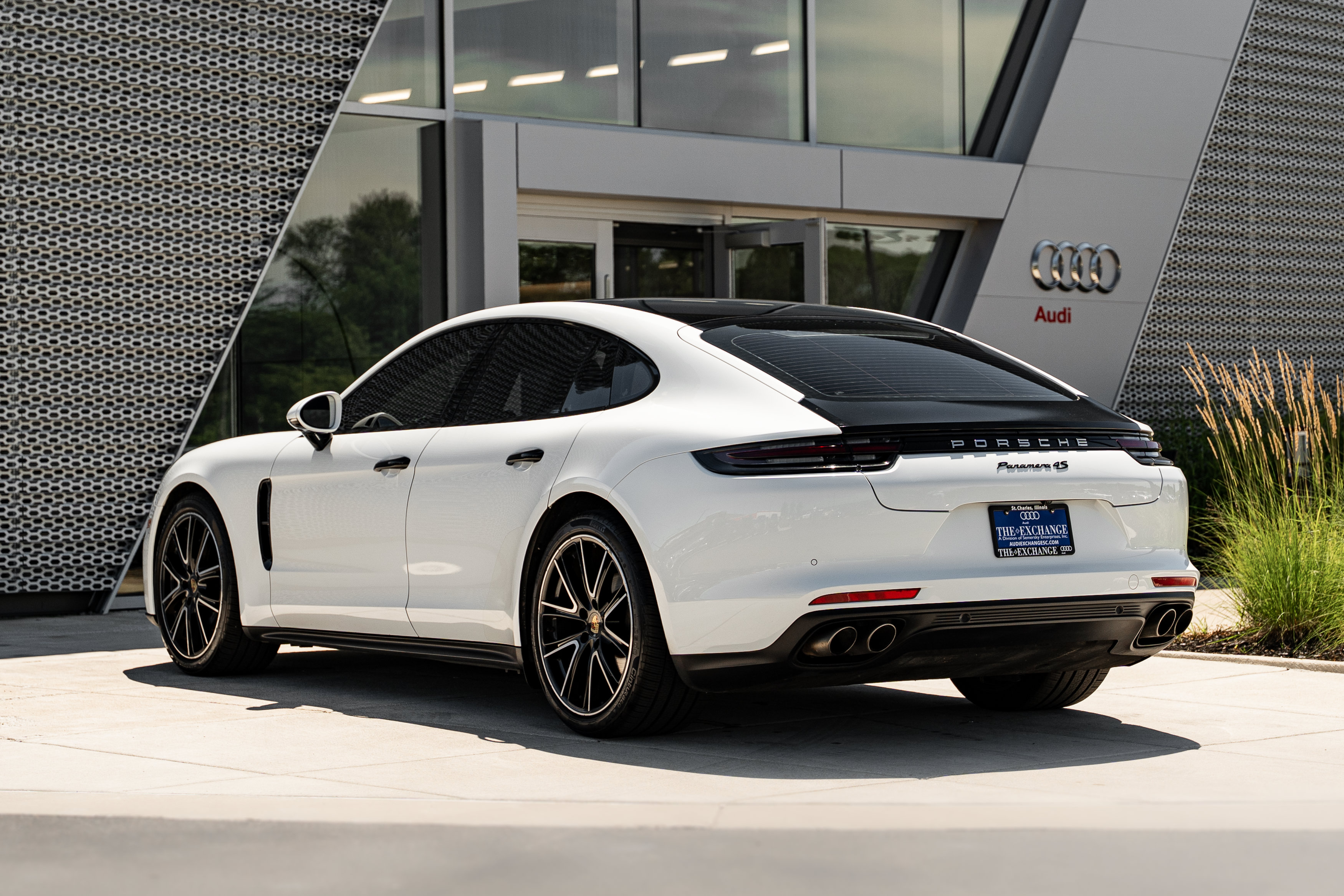 Used 2018 Porsche Panamera 4S AWD/4WD image 5