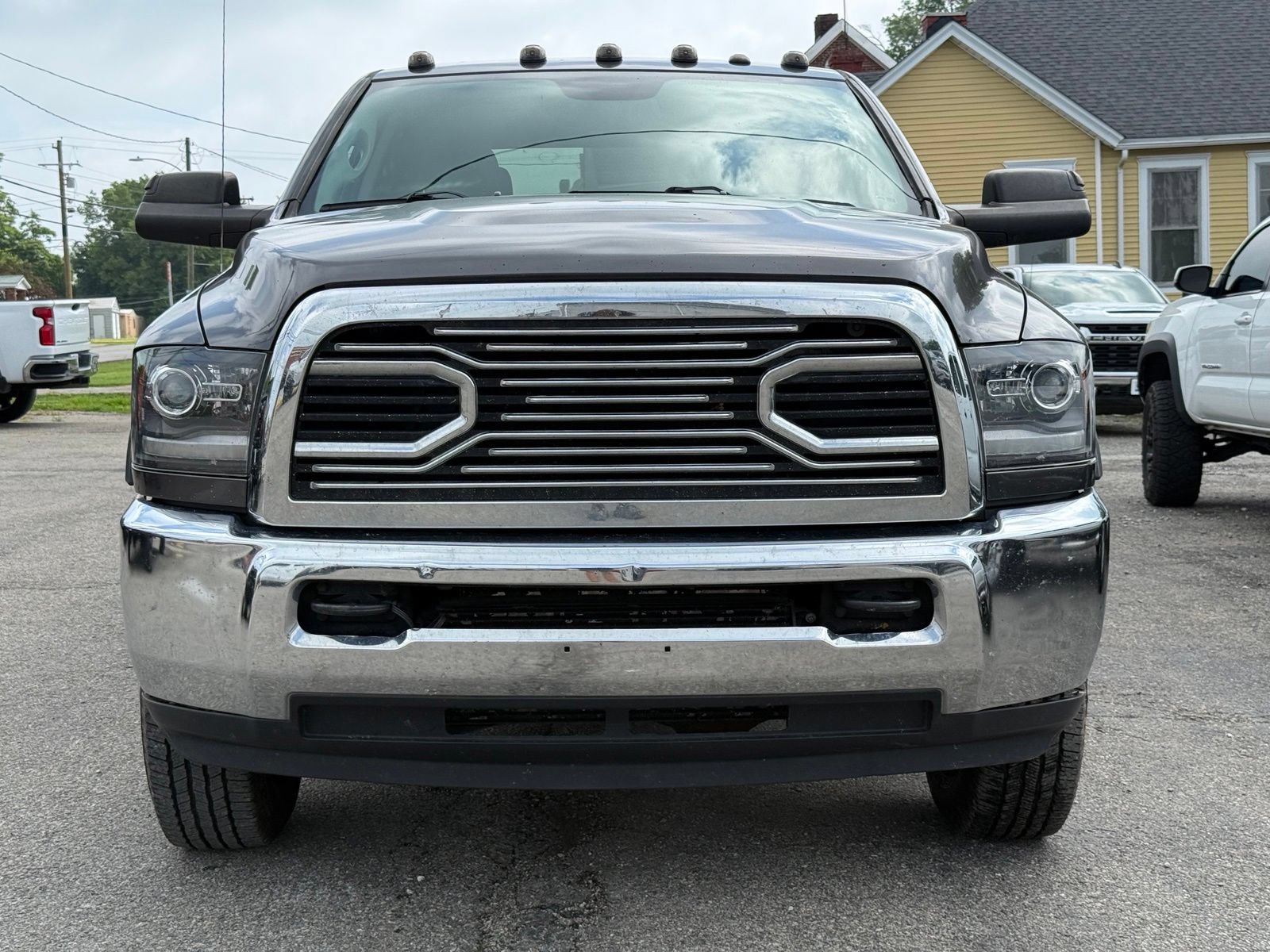 Used 2018 RAM 3500 Tradesman w/ Chrome Appearance Group AWD/4WD image 9