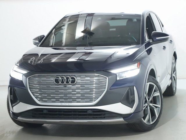 Used 2024 Audi Q4 e-tron Premium w/ Convenience Package image 3