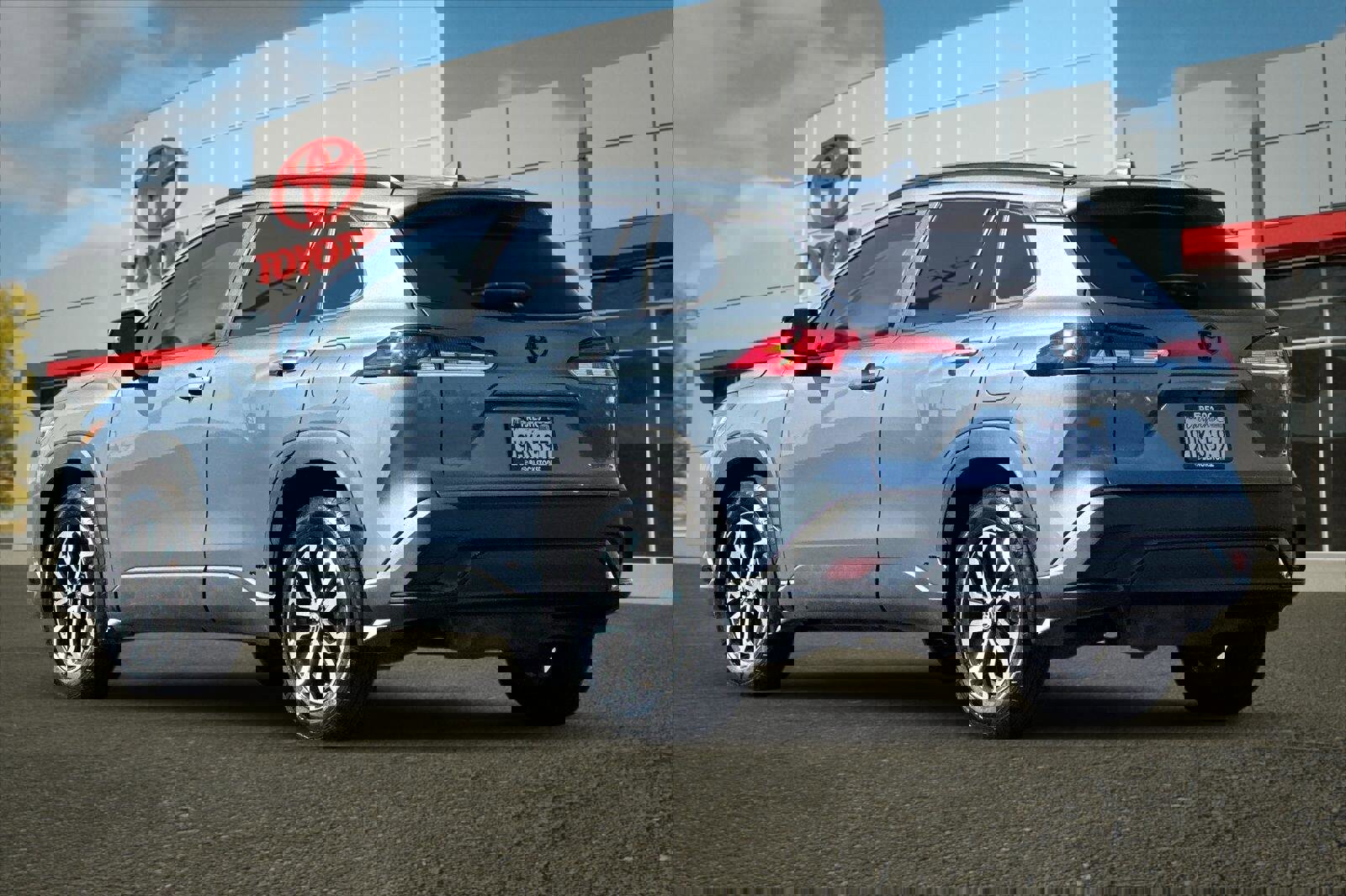 Used 2023 Toyota Corolla Cross S w/ Moonroof Package image 5