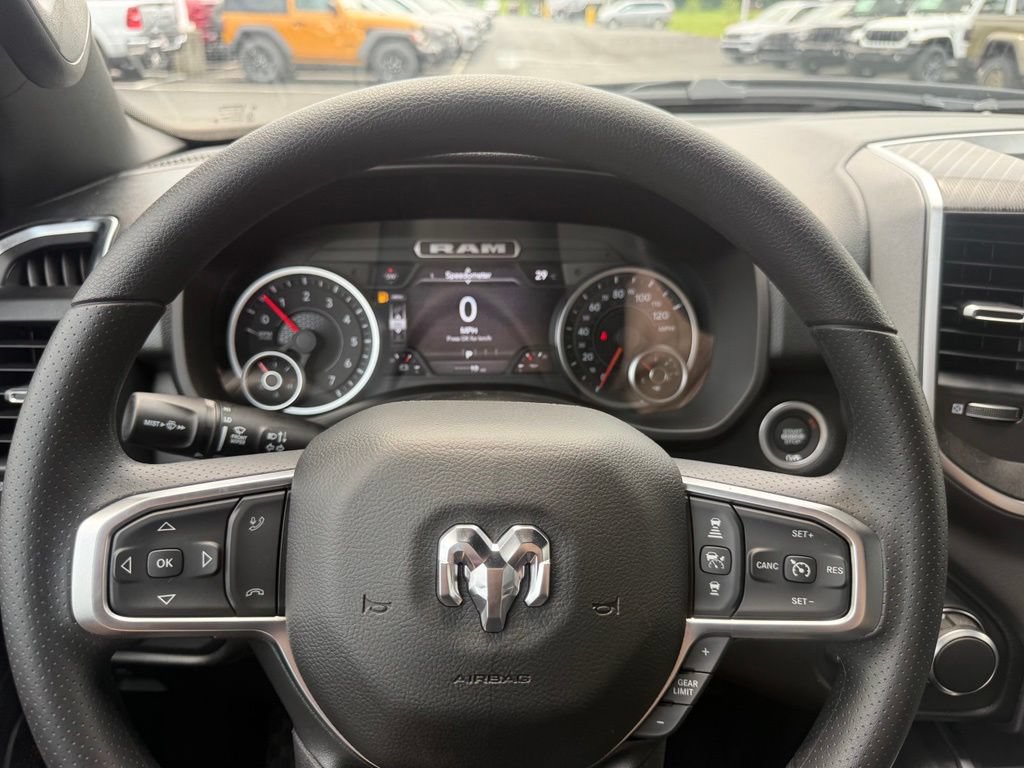 New 2026 RAM 1500 Express AWD/4WD image 18