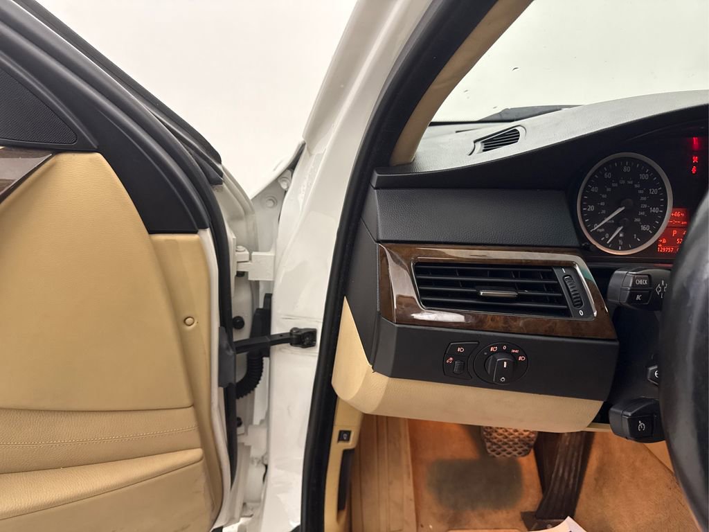 Used 2006 BMW 525i Sedan image 38