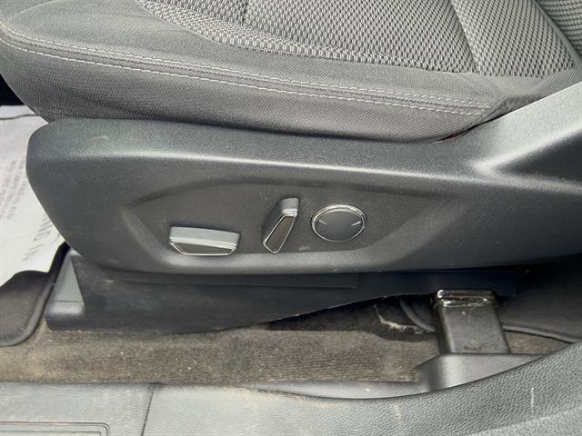 Used 2018 Ford Explorer XLT AWD/4WD image 16